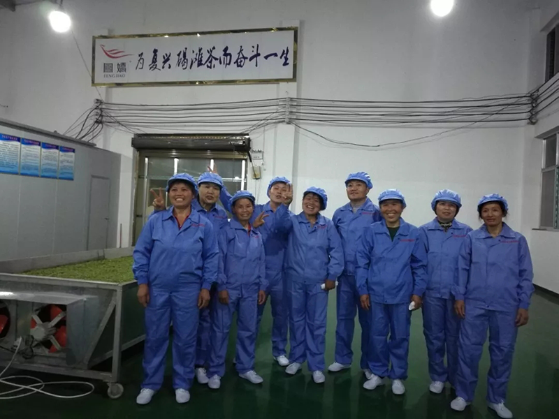 双腿中间被吸到发软的感觉