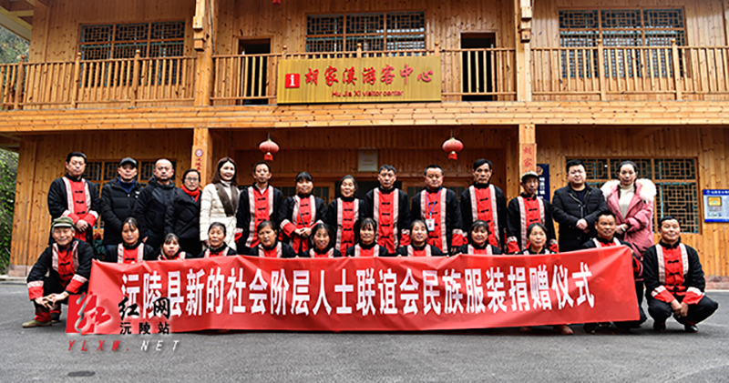 双腿中间被吸到发软的感觉