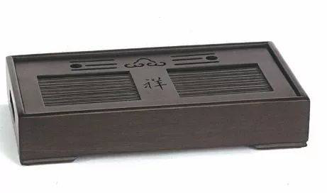 双腿中间被吸到发软的感觉